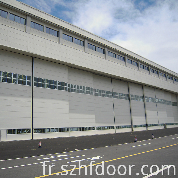 Hangar lift door